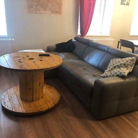 Apartament Srodmiescie 1 Sypialnia Oraz 1 Salon Wałbrzych Esterno foto