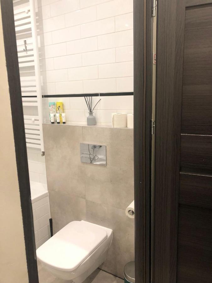 Apartament Srodmiescie 1 Sypialnia Oraz 1 Salon Wałbrzych Esterno foto