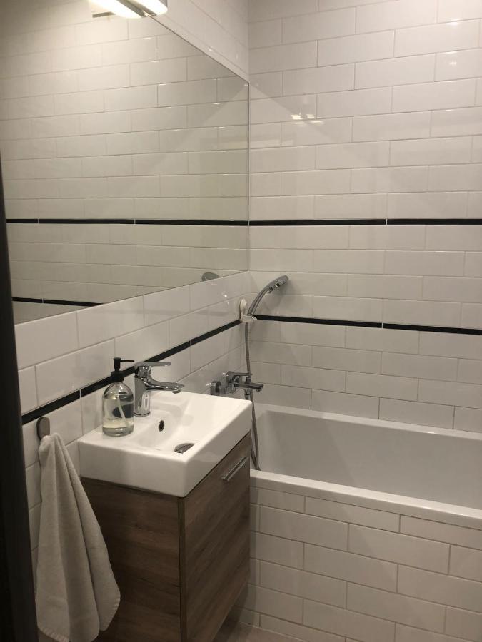 Apartament Srodmiescie 1 Sypialnia Oraz 1 Salon Wałbrzych Esterno foto