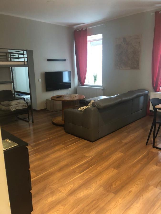 Appartamento Apartament Srodmiescie 1 Sypialnia Oraz 1 Salon Wałbrzych Esterno foto