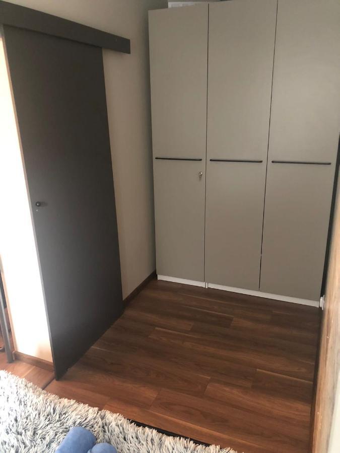 Appartamento Apartament Srodmiescie 1 Sypialnia Oraz 1 Salon Wałbrzych Esterno foto